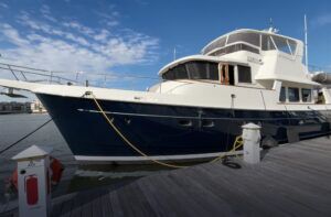 Selene Classic Explorer 60 at a dock