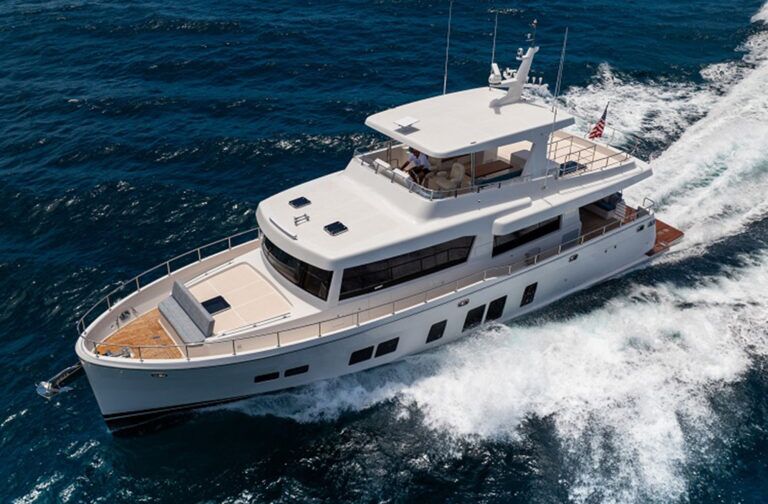 Offshore 70 CE running