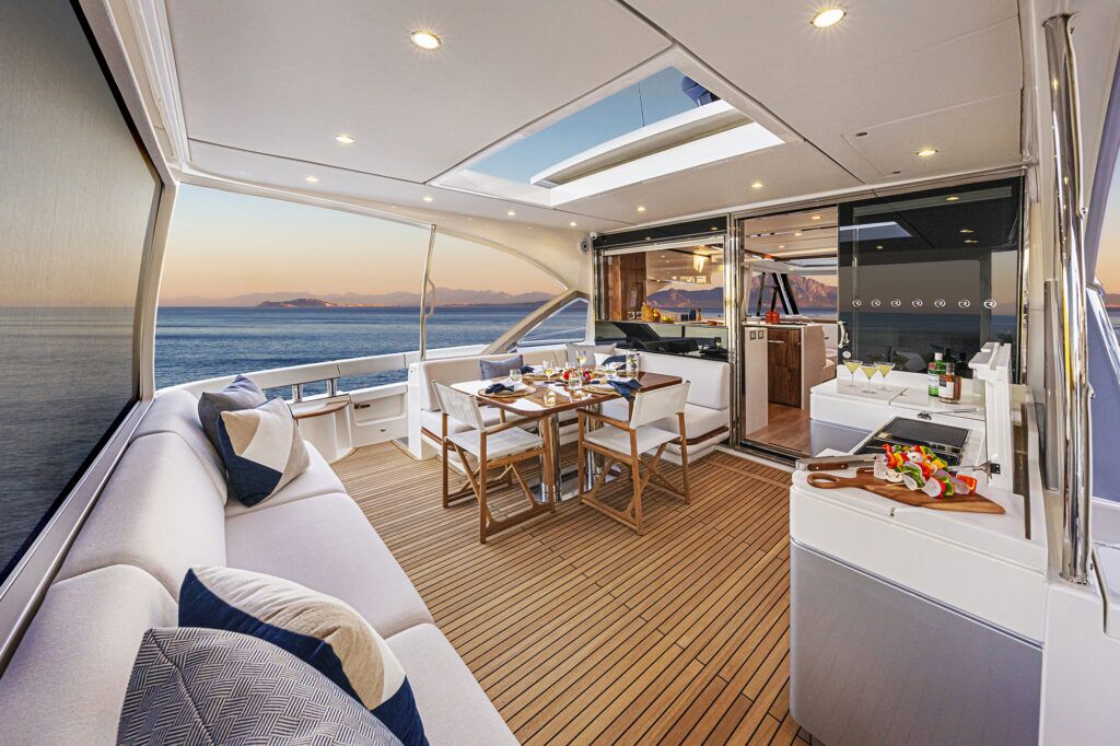Riviera 6800 Sport Yacht aft deck