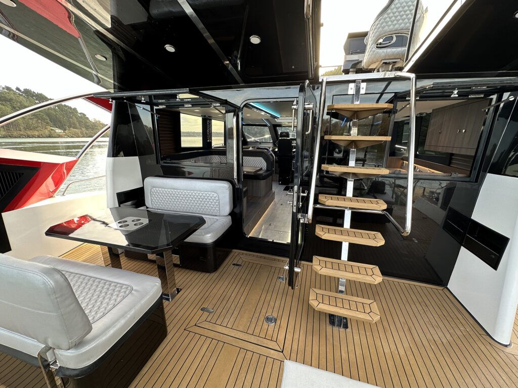 Cockpit of the T-2000 Voyager