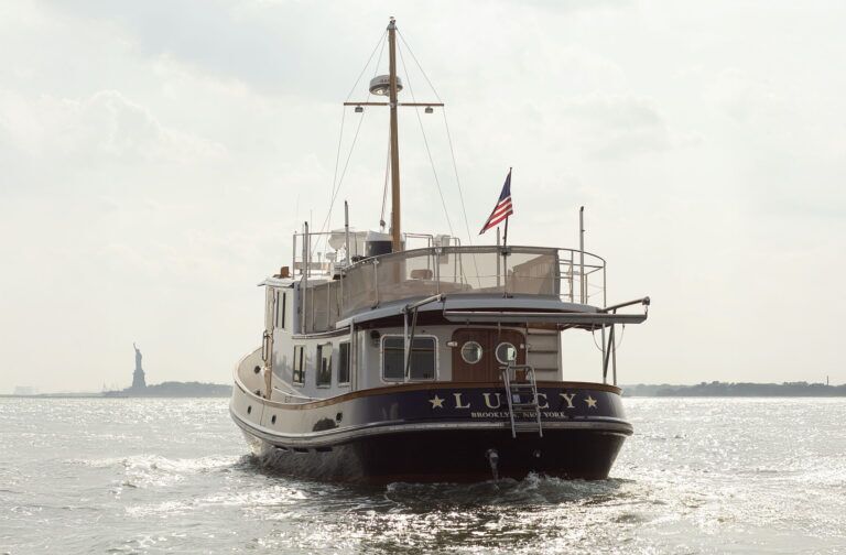 Tug boat